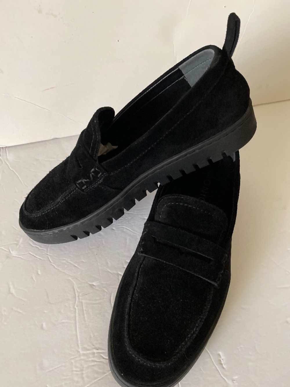 Vionic Suede Loafers Like new. 7